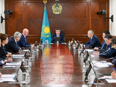 Олжас Бектенов жаңа Конституция жобасын халыққа түсіндіру бойынша кеңес өткізді