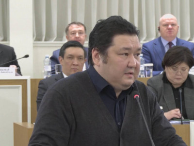 «Бұл ойын емес, қасақана пиғыл» – Марат Шибұтов жаңа Конституция туралы шектен шыққан фейктер жөнінде пікір білдірді