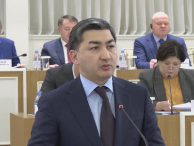 Конституцияның әрбір нормасы анық және түсінікті болуы қажет – Жандос Өмірәлиев