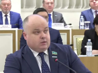 Максим Рожин: Бейбіт өмір сүру, әлеуметтік бірлік, қоғам арасындағы сенім – Конституцияның нақты іргетасы