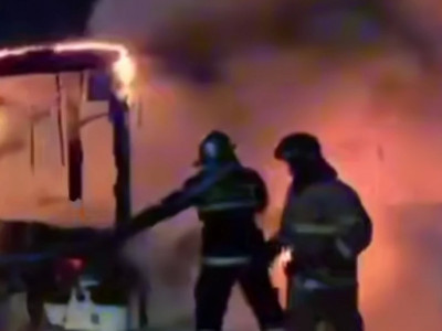 Астанада жол бойындағы автобус түгелдей жанып кетті