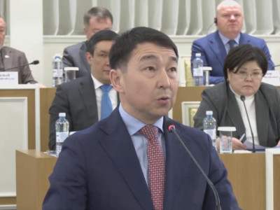 Жаңа Конституция жобасын әзірлеуде терминдік бірізділікті қамтамасыз етуге баса назар аударылады ­– Бақыт Нұрмұханов