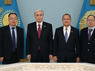 Президент Sunwah Group корпорациясының төрағасымен кездесті