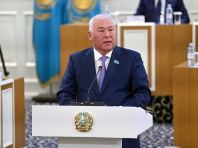 Конституциялық комиссияның құрамында 130 білікті маман еңбек етіп жатыр – Мұрат Әбенов