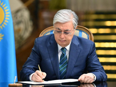 Президент 15 наурызда референдум өткізу туралы Жарлыққа қол қойды