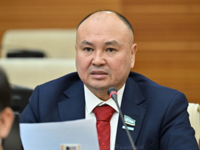 Жаңа Конституция жобасында мемлекеттің саяси тұрақтылығын қамтамасыз ететін тетіктер қарастырылды – Ерлан Саиров