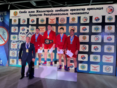 Ұландықтар самбодан Қазақстан чемпионатында 10 медаль жеңіп алды