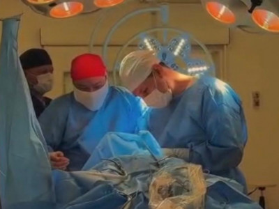 Оралда дәрігерлер 3 жасар баланың бас сүйегінің пішінін қалпына келтірді