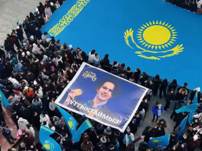 Алматылық жастар Михаил Шайдоровқа ерекше қолдау көрсетті (ВИДЕО)