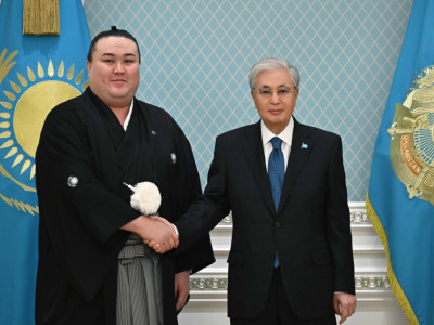 Мемлекет басшысы сумошы Ерсін Балтағұлмен кездесті