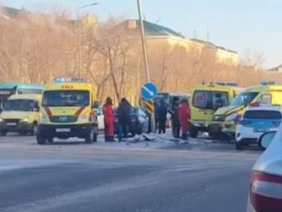 Қарағандыда жедел жәрдем көлігі Hyundai автокөлігімен соқтығысты: Зардап шеккендер бар