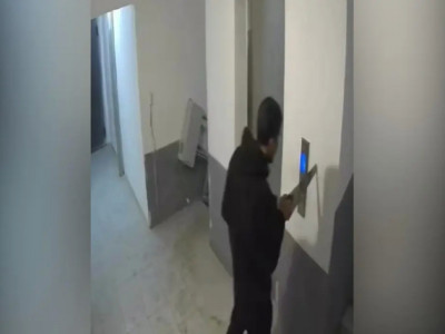 Атырауда ер адам көп қабатты үйдің тұрғындарын арамен қорқытқан