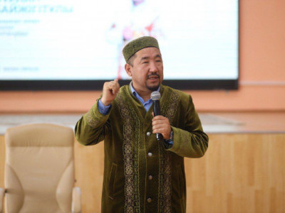 «Бұл – біз үшін, болашағымыз үшін өте маңызды қадам»: Нұрлан Имам қазақстандықтарды референдумға қатысуға үндеді