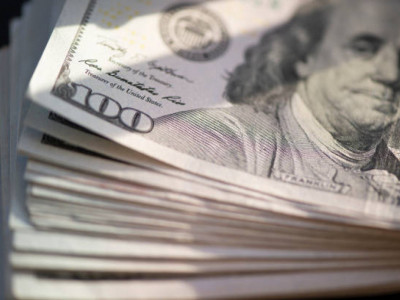 Доллар бағасы 490 теңгеден төмен түсті