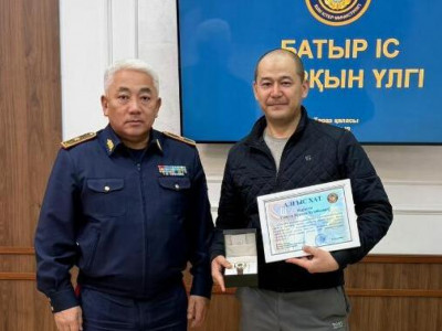 Таразда 13 жастағы қыздың ұрлануына жол бермеген ер адам марапатталды