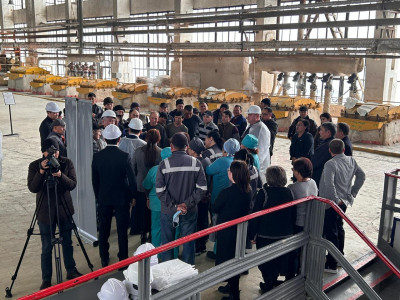 Коалиция мүшелері «Ақсу Қант зауыты» кәсіпорнының қызметкерлерімен жүздесті