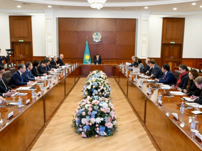 Жаңа Конституция - орнықты экономикалық өсімнің іргетасы: Олжас Бектенов Инвестициялық ахуал жөніндегі кеңес өткізді