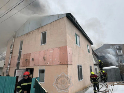 Астанада екі қабатты үйден өрт шықты