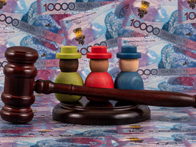 Таразда спорт кешенінің директорын бопсалап, 2,5 млн теңге алғандар сотталды