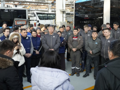 Семейдегі «DAEWOO BUS KAZAKHSTAN» ЖШС жұмысшылары жаңа Конституцияға қолдау білдірді