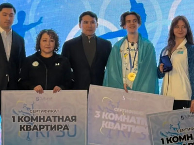 Михаил Шайдоров пен Софья Самоделкинаға пәтер кілті табысталды