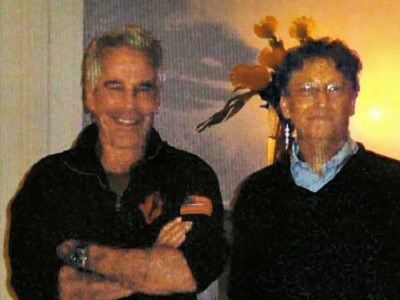 "Эпштейнмен араласқаныма өкінемін": Билл Гейтс әйелінің көзіне шөп салғанын мойындады