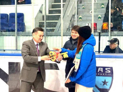 ШҚО әкімі Сурдлимпиада ойындарының чемпионына пәтер табыстады