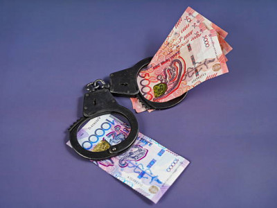 Оралда шенеуніктерді бопсалаған блогер сотталды