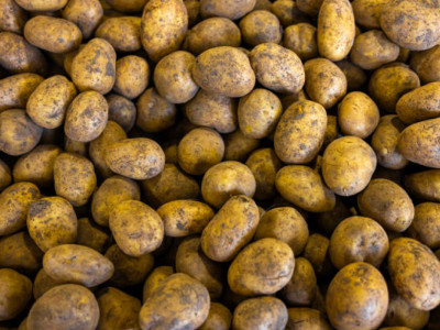 Жаңаөзенде картопты қымбат бағамен сатқан