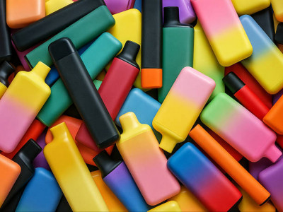 Алматыда заңсыз айналымнан 180 мың вейп тәркіленді