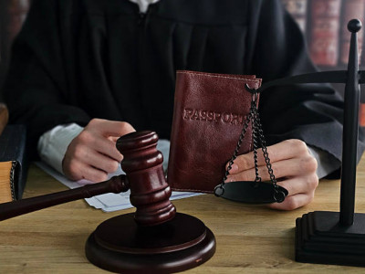 Жамбылда қос азаматтығы бар әйел елден шығарылды