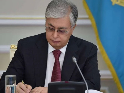 Президент еуразиялық көлік дәліздеріндегі автокөлік параметрлері туралы келісімді бекітті