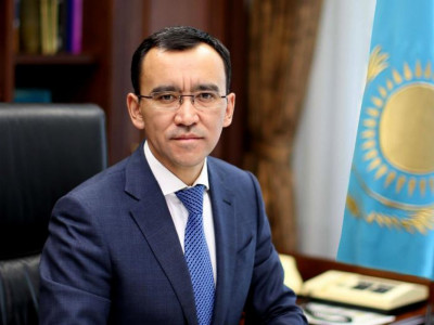 Мәулен Әшімбаев қазақстандықтарды Алғыс айту күнімен құттықтады