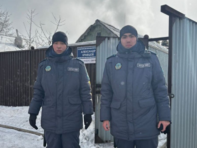 Ұлттық ұланның әскери қызметкерлері өрт кезінде жарылыстың алдын алды