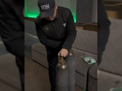 Шымкентте 400 баллон азот тотығы тәркіленді (ВИДЕО)