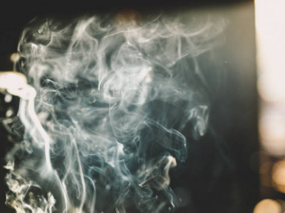 Шылым шегу көзге де зиян болып шықты