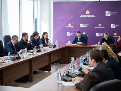 Сарапшылар жаңа Конституция жобасындағы әлеуметтік кепілдіктер талқылады