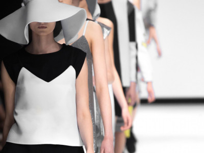 Ақ көйлегім бар дейсің...