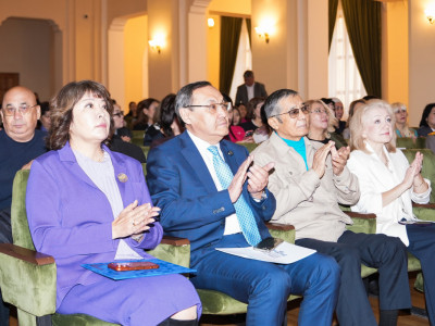 Алғашқы отандық әйел-ғалымдарға арналған  Н.Базанова атындағы  марапат табысталды