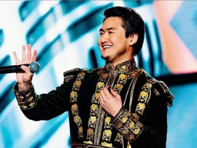 “Жүрегімізге жылу сыйлайды”: Төреғали Төреәлі әйелдер жайлы ойын ортаға салды