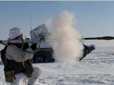 Өскемен гарнизонында әскери қызметкерлер атыс дайындығы бойынша сабақтар өтті