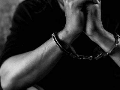 Атырауда 19 жастағы қызды ұрып-соғып, пышақтаған жігіт ұсталды