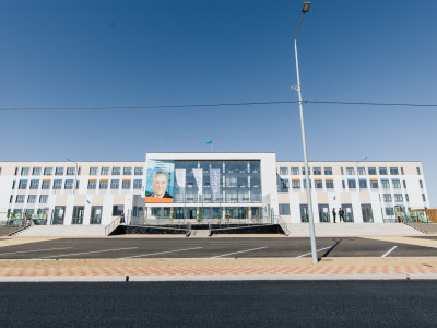 Атыраудағы мектепте оқушы қыз ауыр жарақат алды (ВИДЕО)