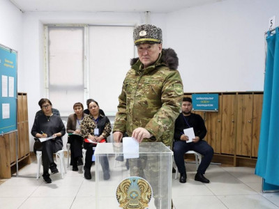 Қорғаныс министрі республикалық референдумда дауыс берді