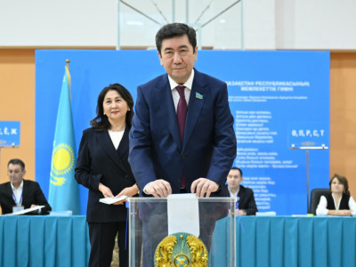 Мәжіліс төрағасы Ерлан Қошанов референдумда дауыс берді
