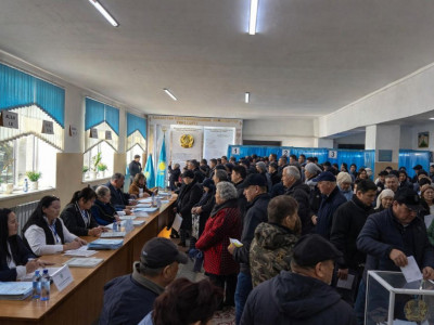 Аймақтарда азаматтар референдумға белсене қатысып жатыр – фоторепортаж