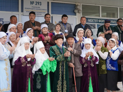 Қазығұртта 100 жастан асқан қария учаскеге барып дауыс берді