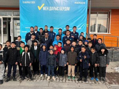 Түркістан облысында оқу-жаттығу жиынын өткізіп жатқан құрама боксшылары референдумда дауыс берді