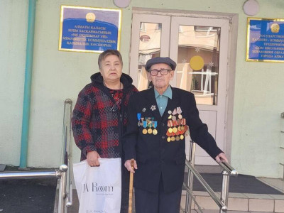 Алматыда ғасыр жасаған ардагер учаскеге келіп дауыс берді