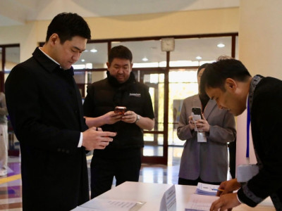 «Елдің болашағы әрқайсымыздың таңдауымызға байланысты»: Төреғали Төреәлі референдумда дауыс берді